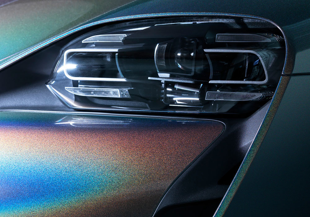 Reflektor samochodowy z efektem chromu w kolorze szaro-pryzmatycznym