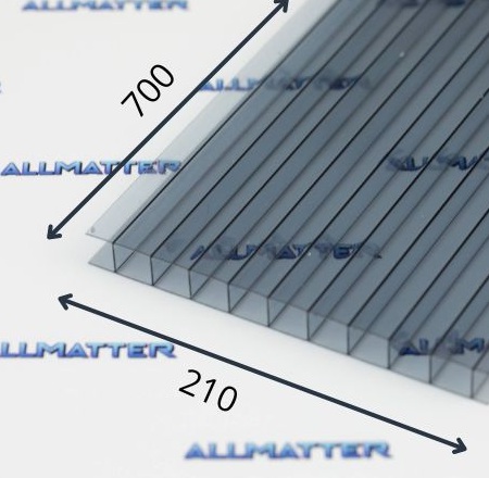 Poliwęglan komorowy dymiony antracyt 10mm z wymiarami 700x210 mm