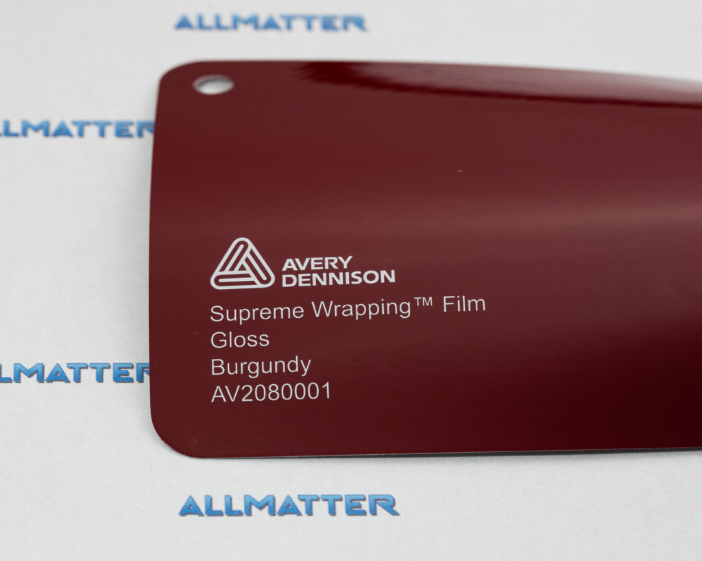 Próbka folii Avery Dennison Supreme Wrapping Film w kolorze burgundowym