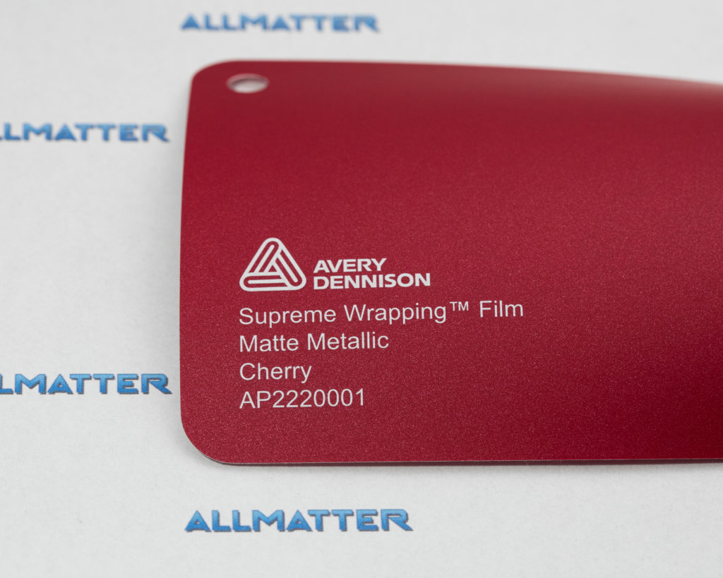 Próbka folii matowej metalicznej w kolorze wiśniowym od Avery Dennison