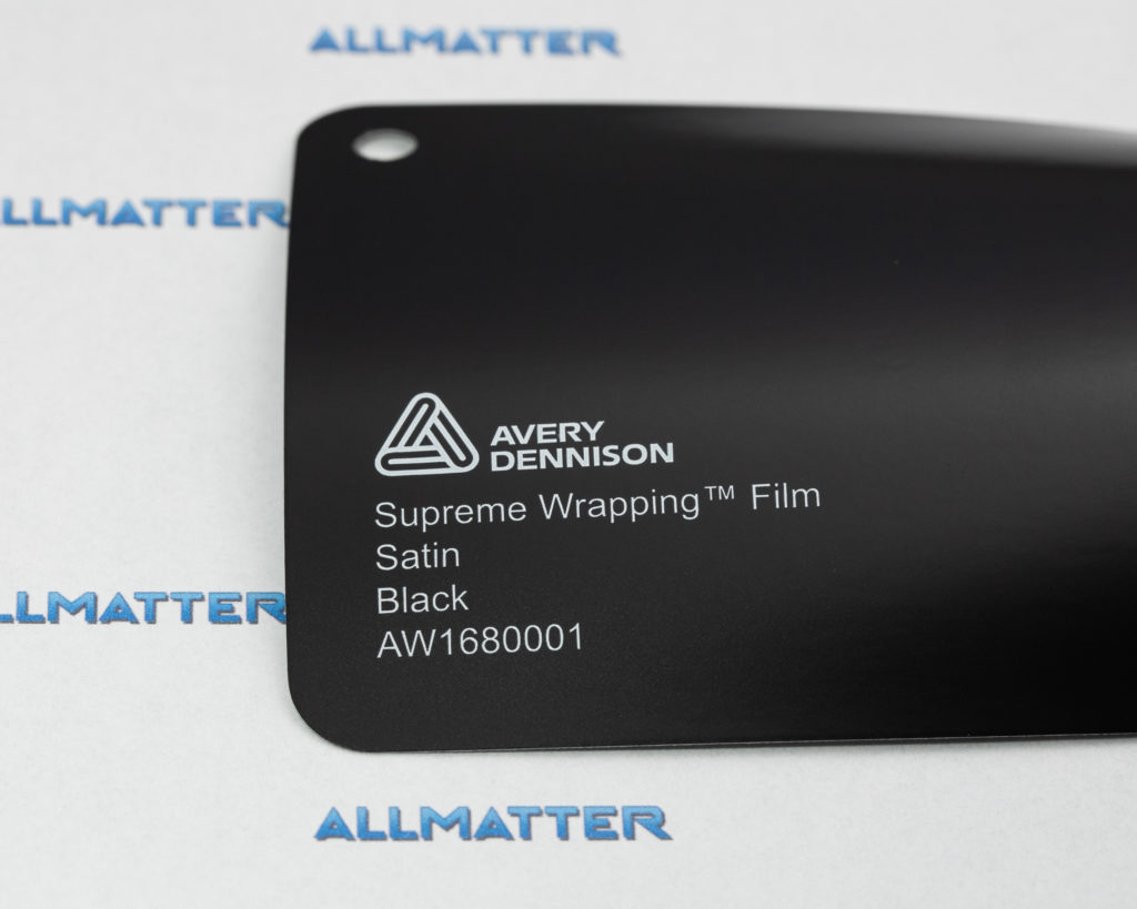 Czarna folia satynowa Avery Dennison Supreme Wrapping Film AW1680001