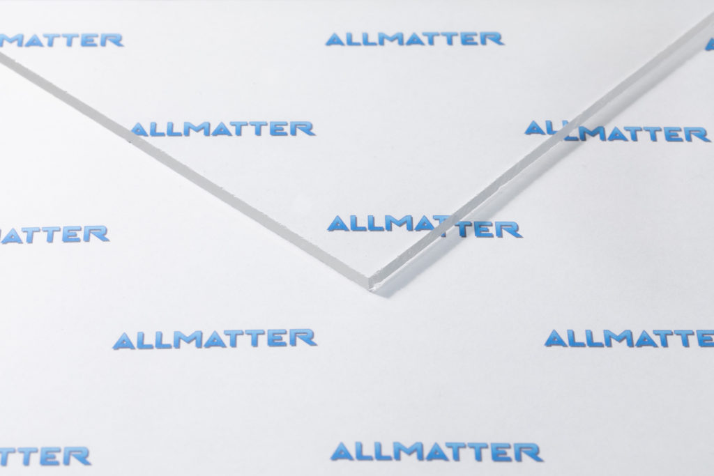 Lity polieglan bezbarwny z logo ALLMATTER na powierzchni