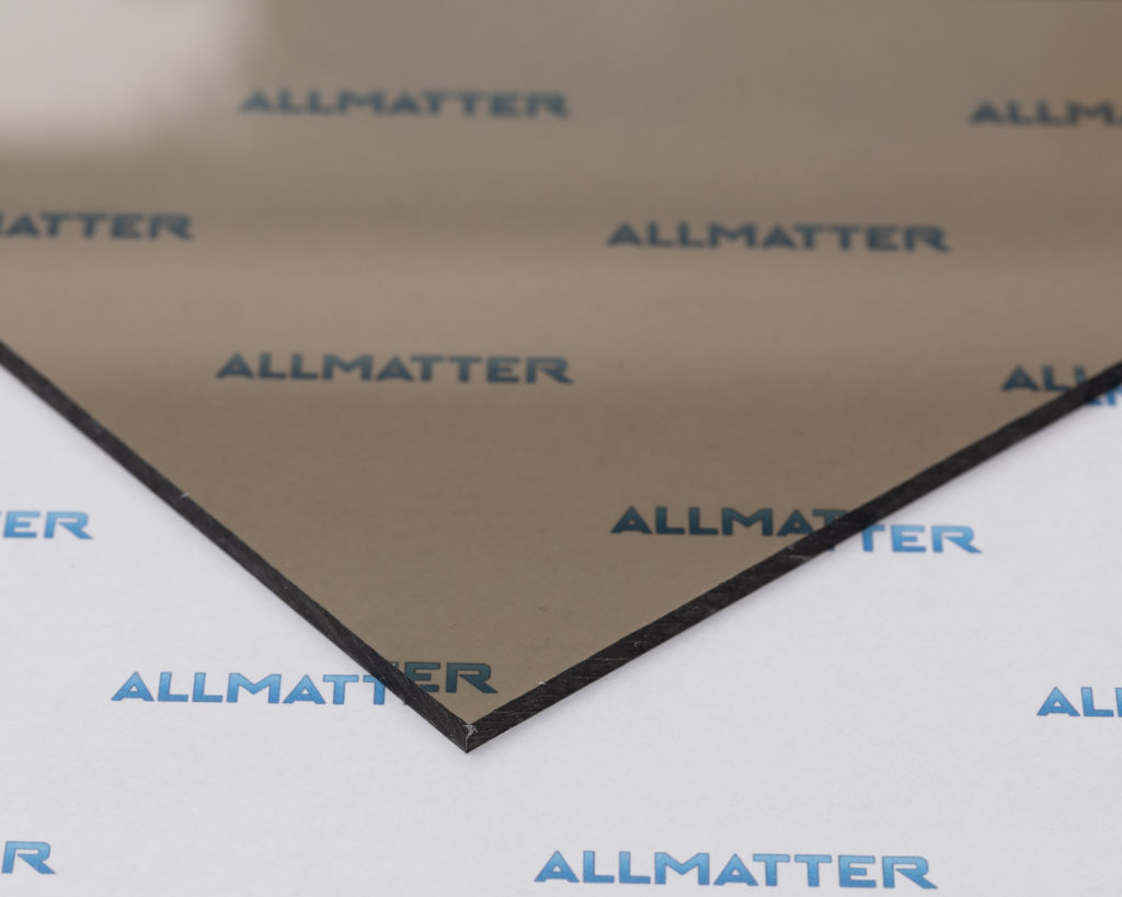 Poliweglan lity w kolorze dymionym brązowym na tle logo Allmatter