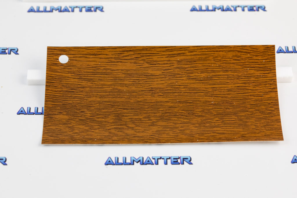 Folia architektoniczna w kolorze dębu złotego na tle białym