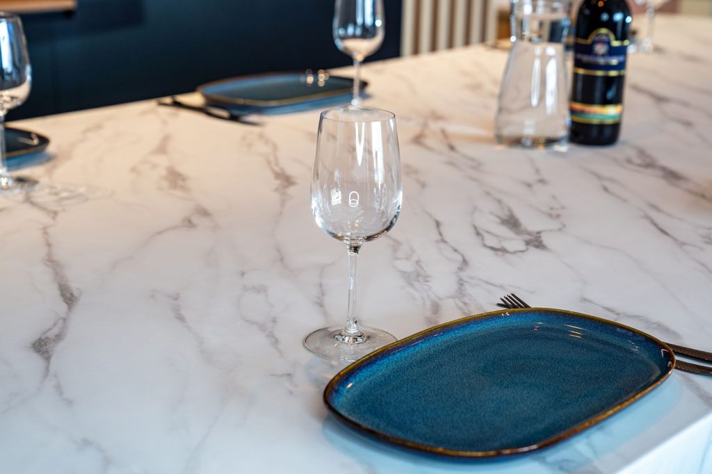 Folia architektoniczna na blaty CoverStyl Statuary White HR-NE31