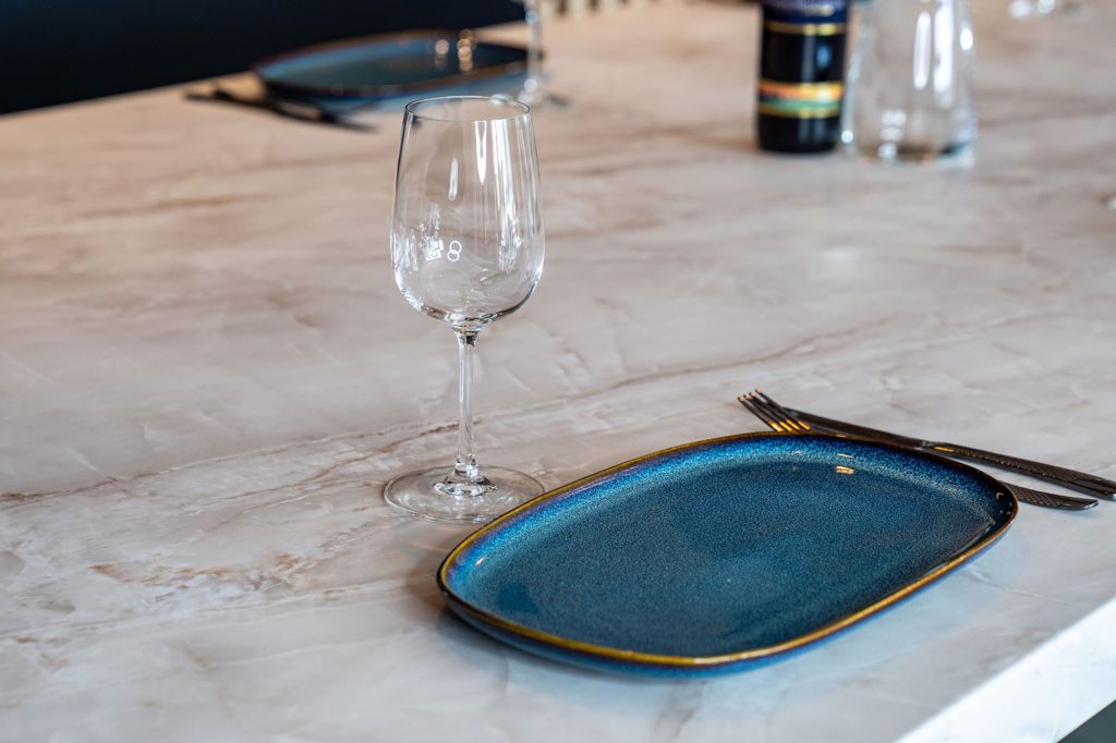 Folia architektoniczna na blaty CoverStyl Onyx Gold HR-NE70