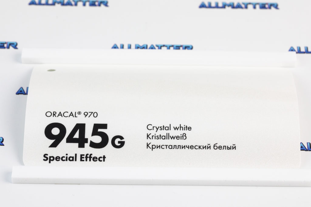 Folia samochodowa Oracal 970 w kolorze białym krystalicznym 945G