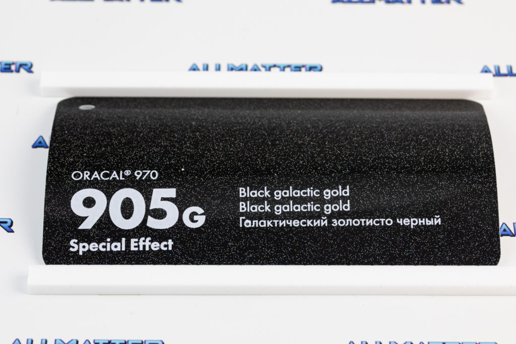 Błyszcząca brokatowa folia samochodowa Oracal 970 czarno złota